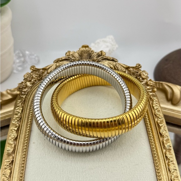 Gold & Silver Spiral Crossover Bracelet | PVD Real Gold Plated Stainless Steel - Picture 6 of 12